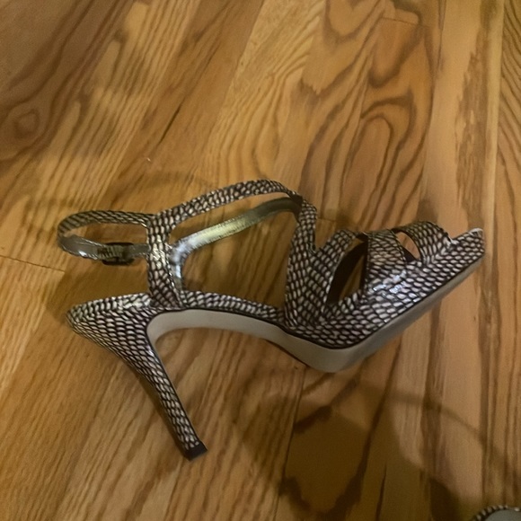 Strappy Tahari heels - Picture 5 of 5